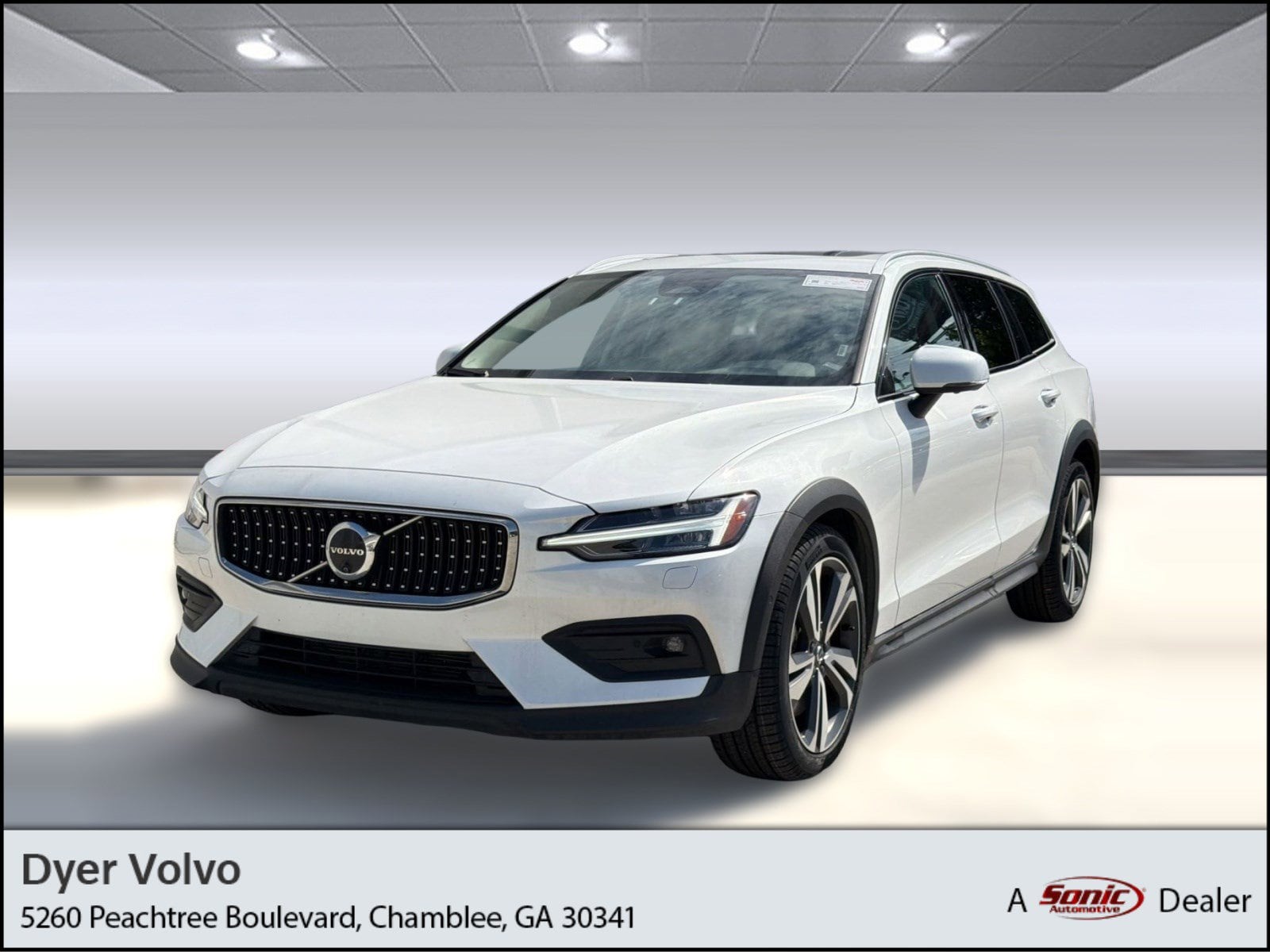 2025 Volvo V60 Cross Country B5 Plus AWD's photo