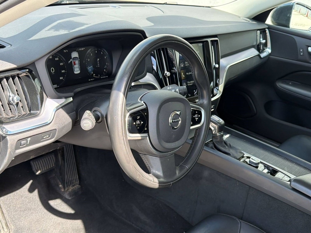 Used 2020 Volvo S60 Momentum Sedan