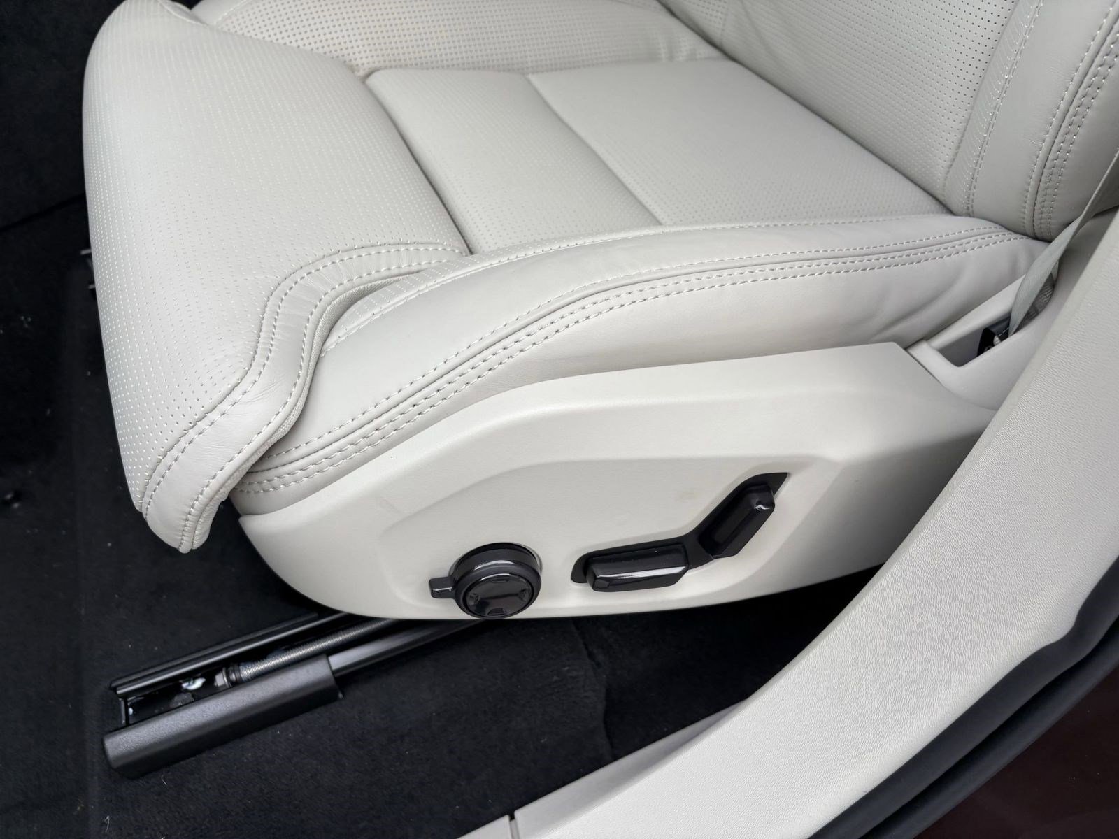 2026 Volvo XC90 Ultra - Photo 12