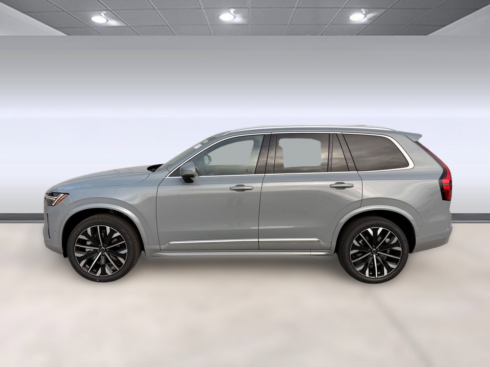 2026 Volvo XC90 Plus photo 2
