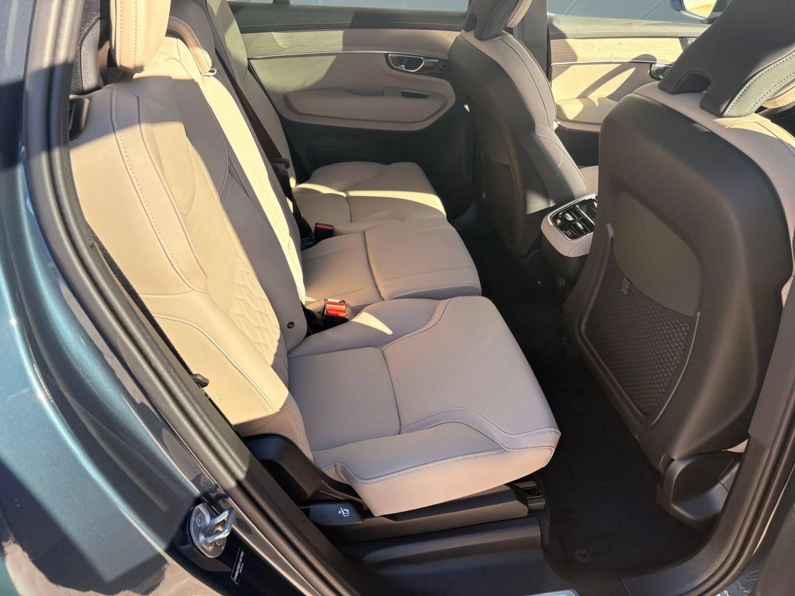 2026 Volvo XC90 Plus - Photo 26