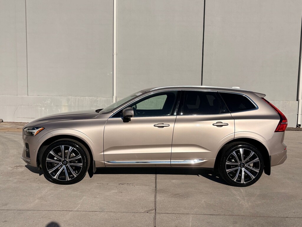 Certified 2023 Volvo XC60 Ultimate Bright Theme SUV
