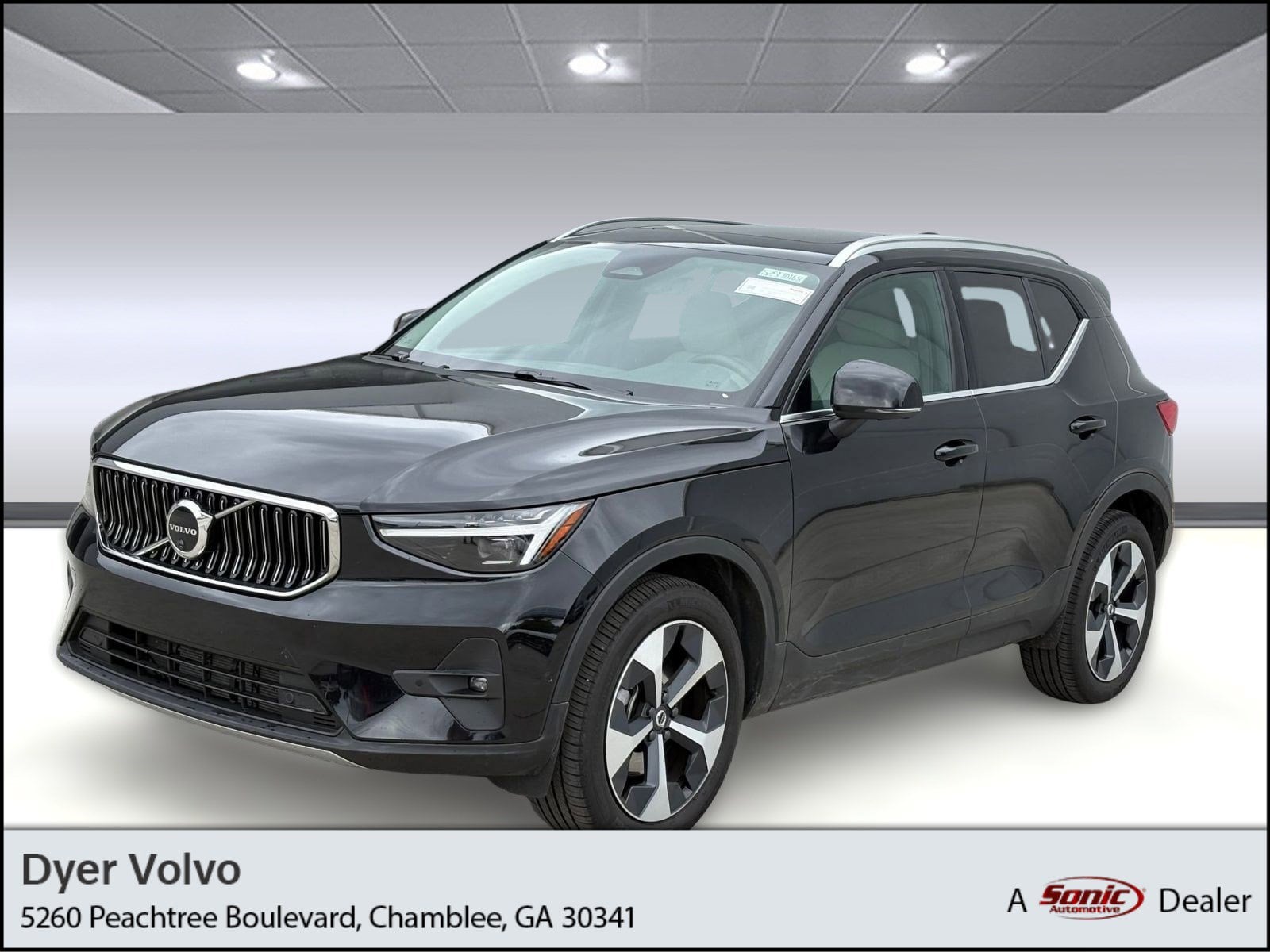 2025 Volvo XC40 Plus Bright Theme