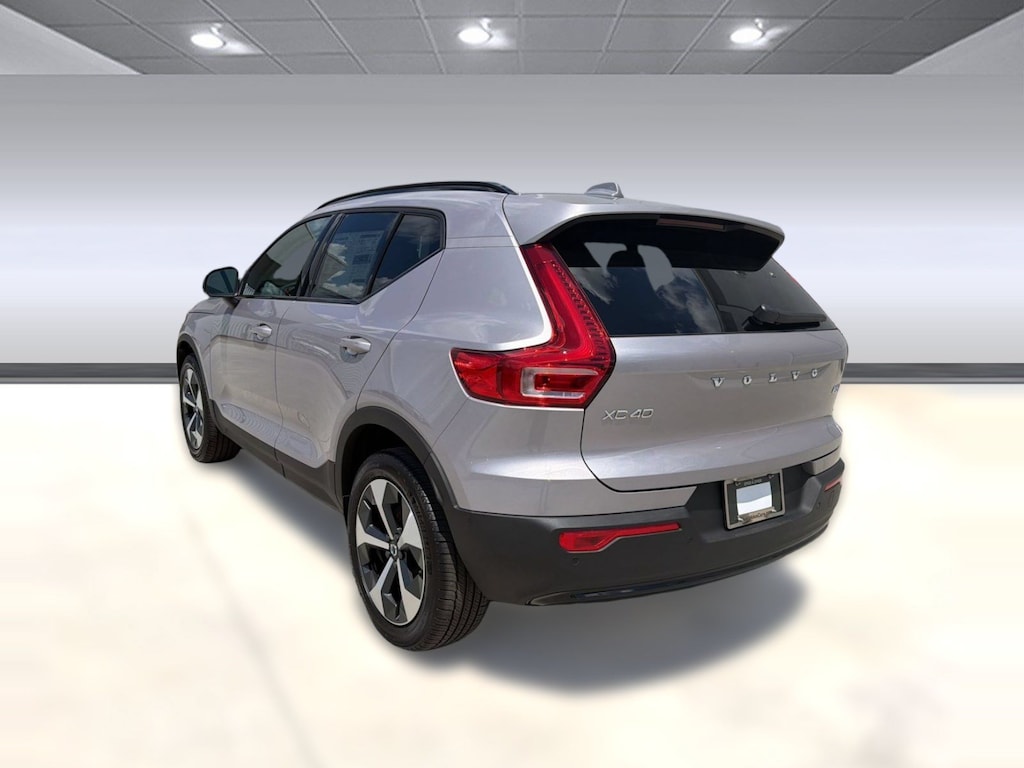 Used 2026 Volvo XC40 B5 Plus SUV