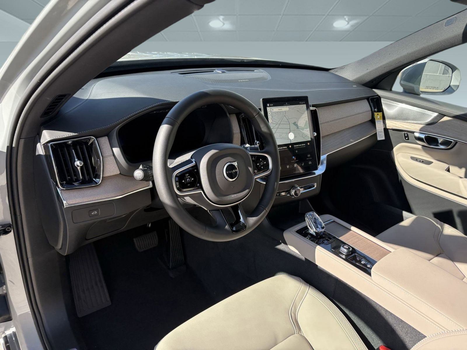 2026 Volvo XC90 Plus photo 4