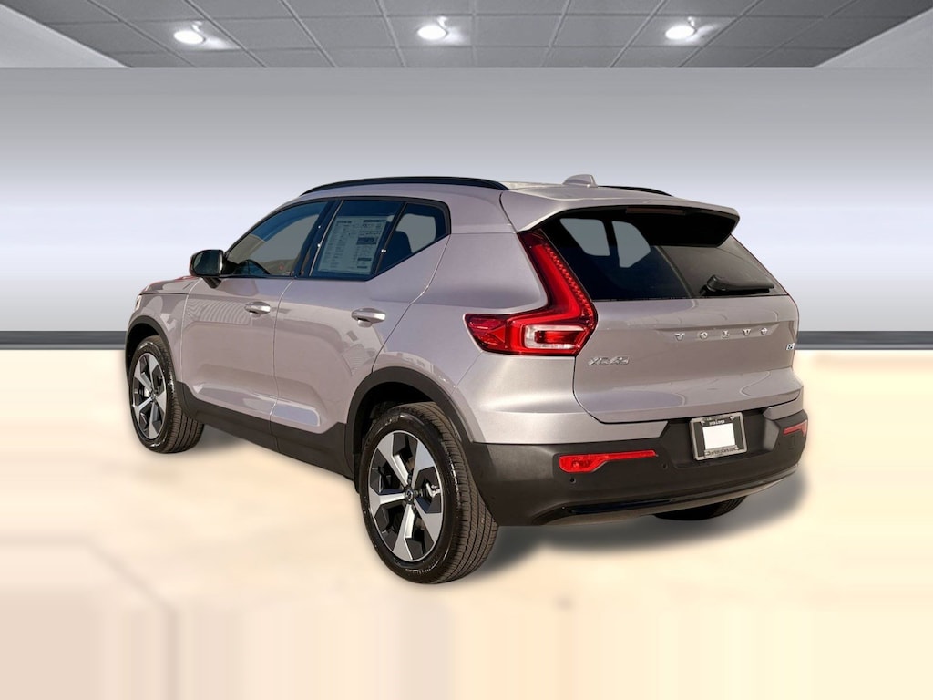 Used 2026 Volvo XC40 Core SUV