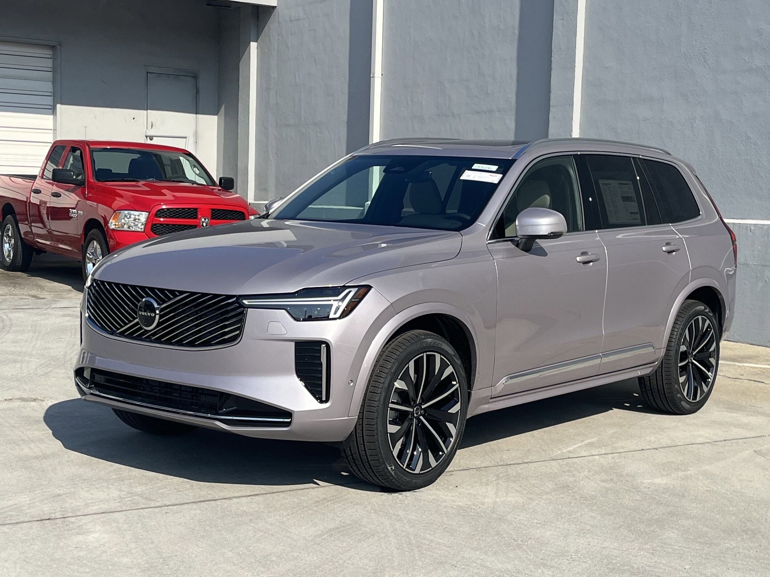 2026 Volvo XC90 Plus photo 2