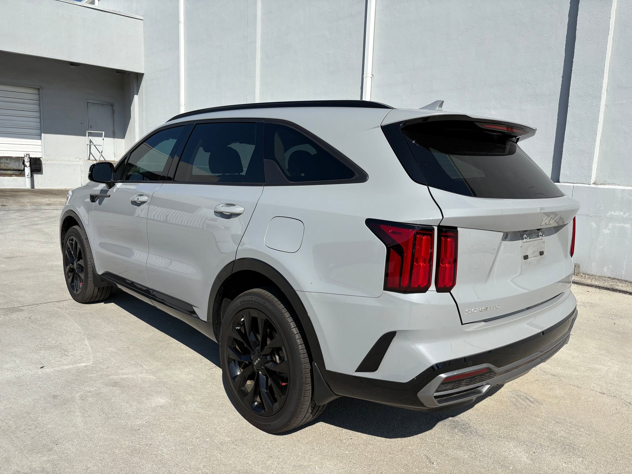 2023 Kia Sorento SX photo 2