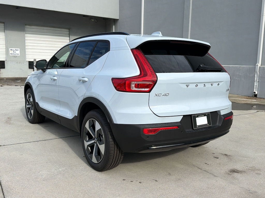 New 2026 Volvo XC40 B5 Plus SUV