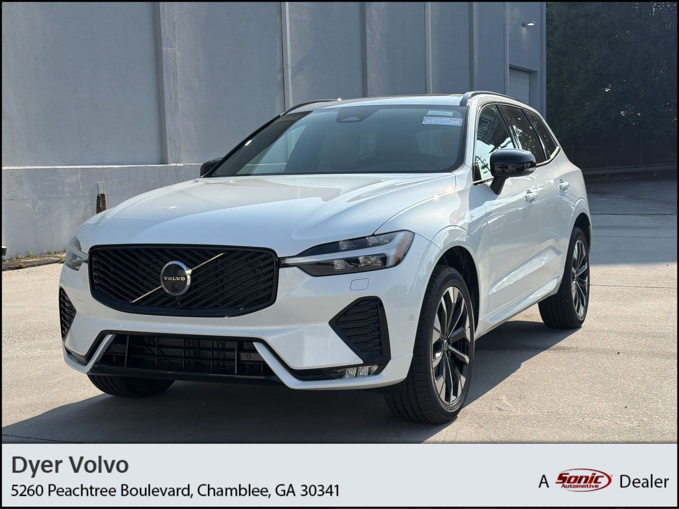 2026 Volvo XC60 B5 Plus Dark AWD's photo