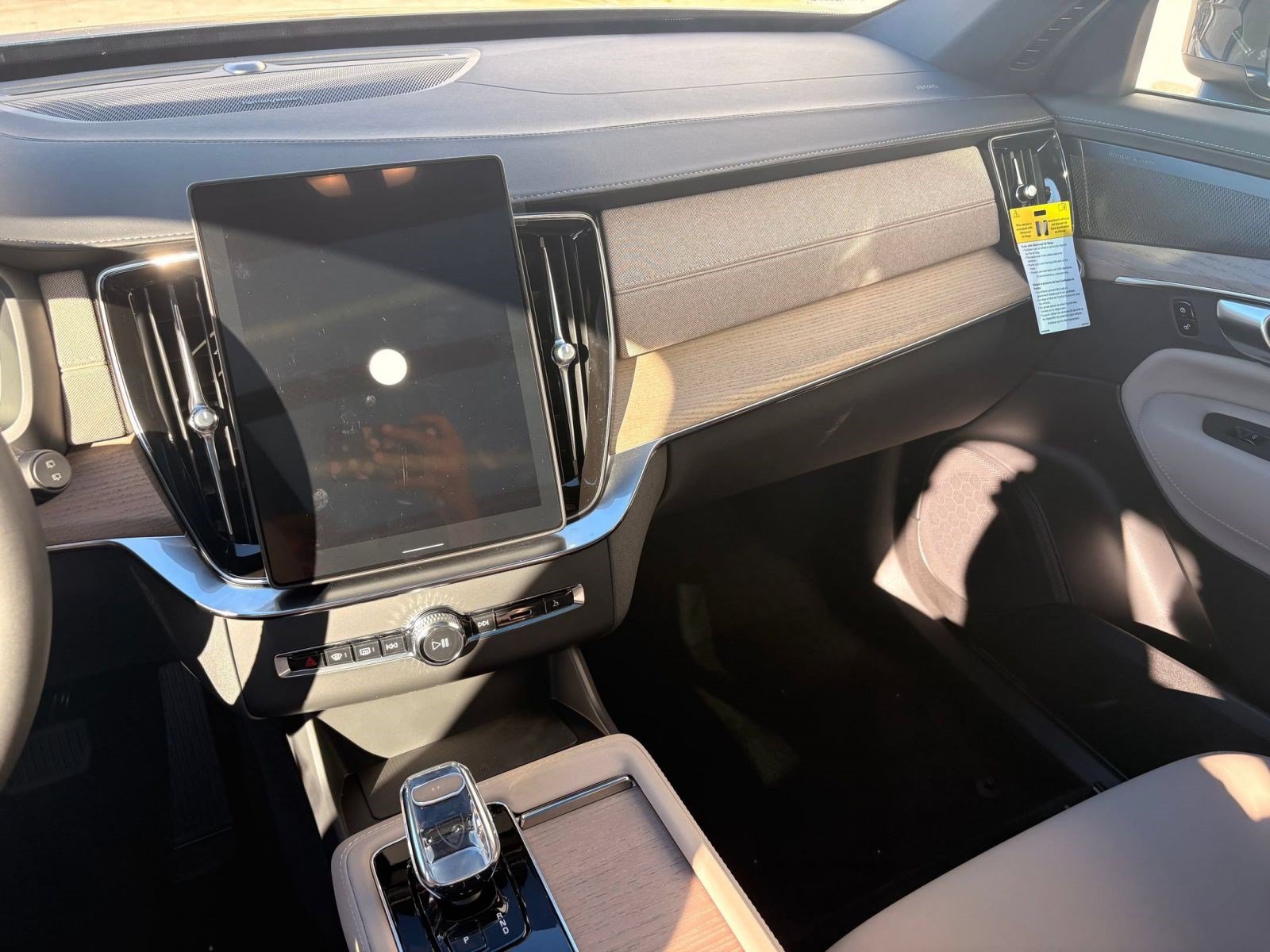 2026 Volvo XC90 Plus - Photo 25