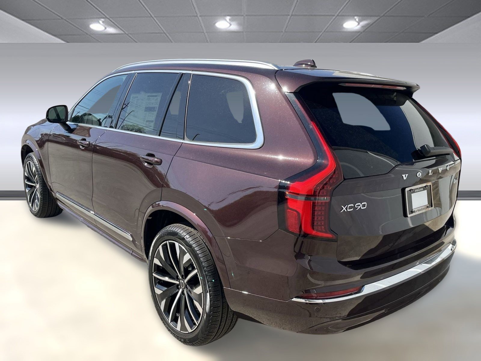 2025 Volvo XC90 Core photo 3
