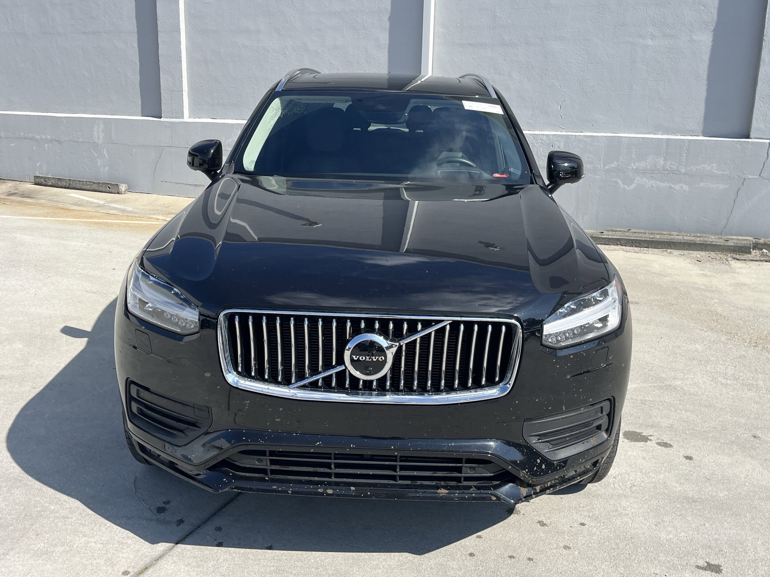 2022 Volvo XC90 Momentum photo 2