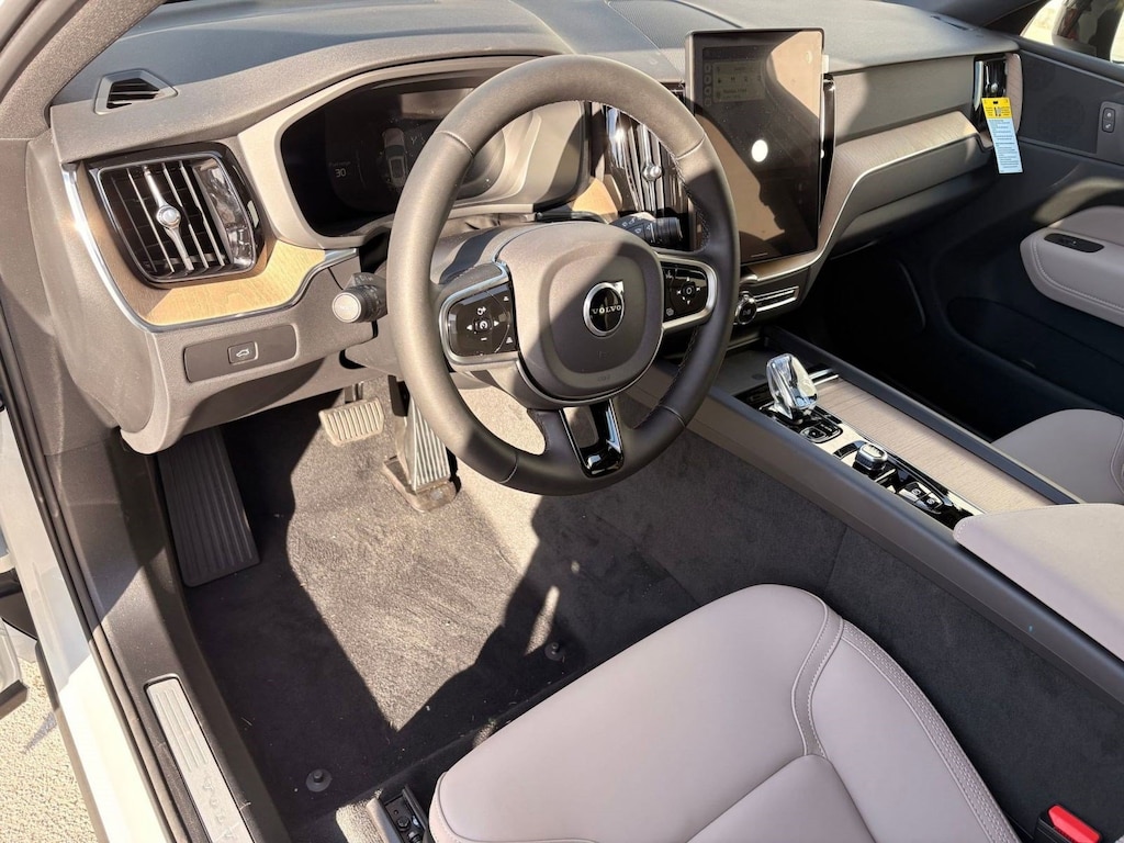 Used 2026 Volvo XC60 Core SUV