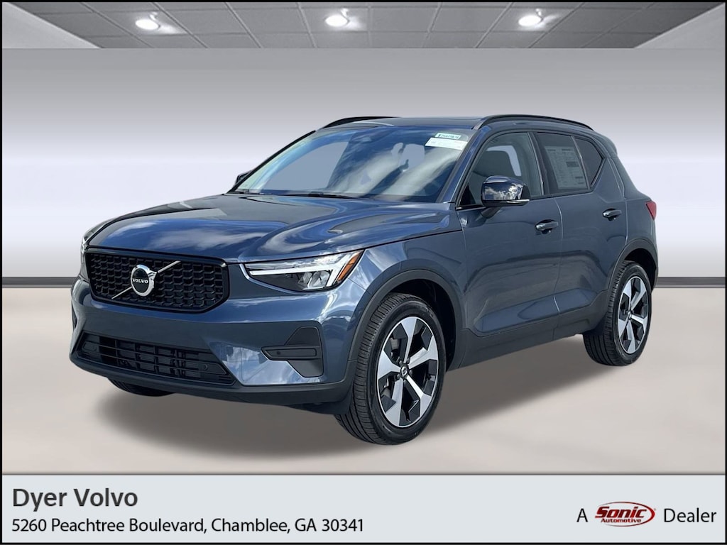 New 2026 Volvo XC40 B5 Core SUV