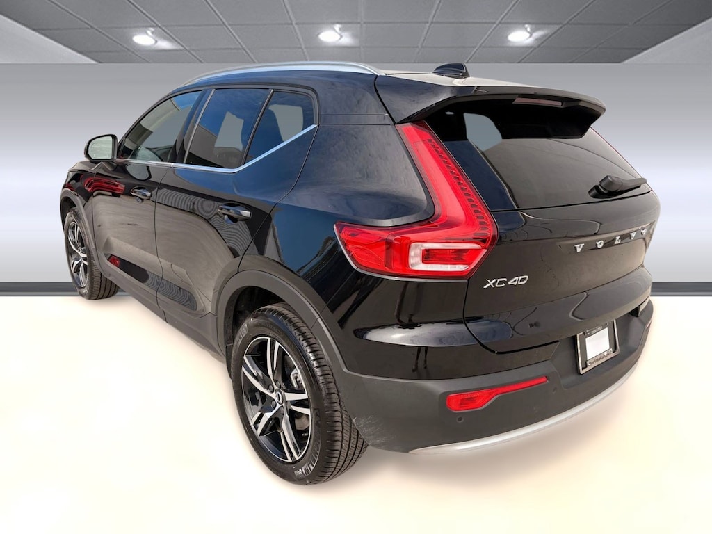 Certified 2025 Volvo XC40 Core Bright Theme SUV