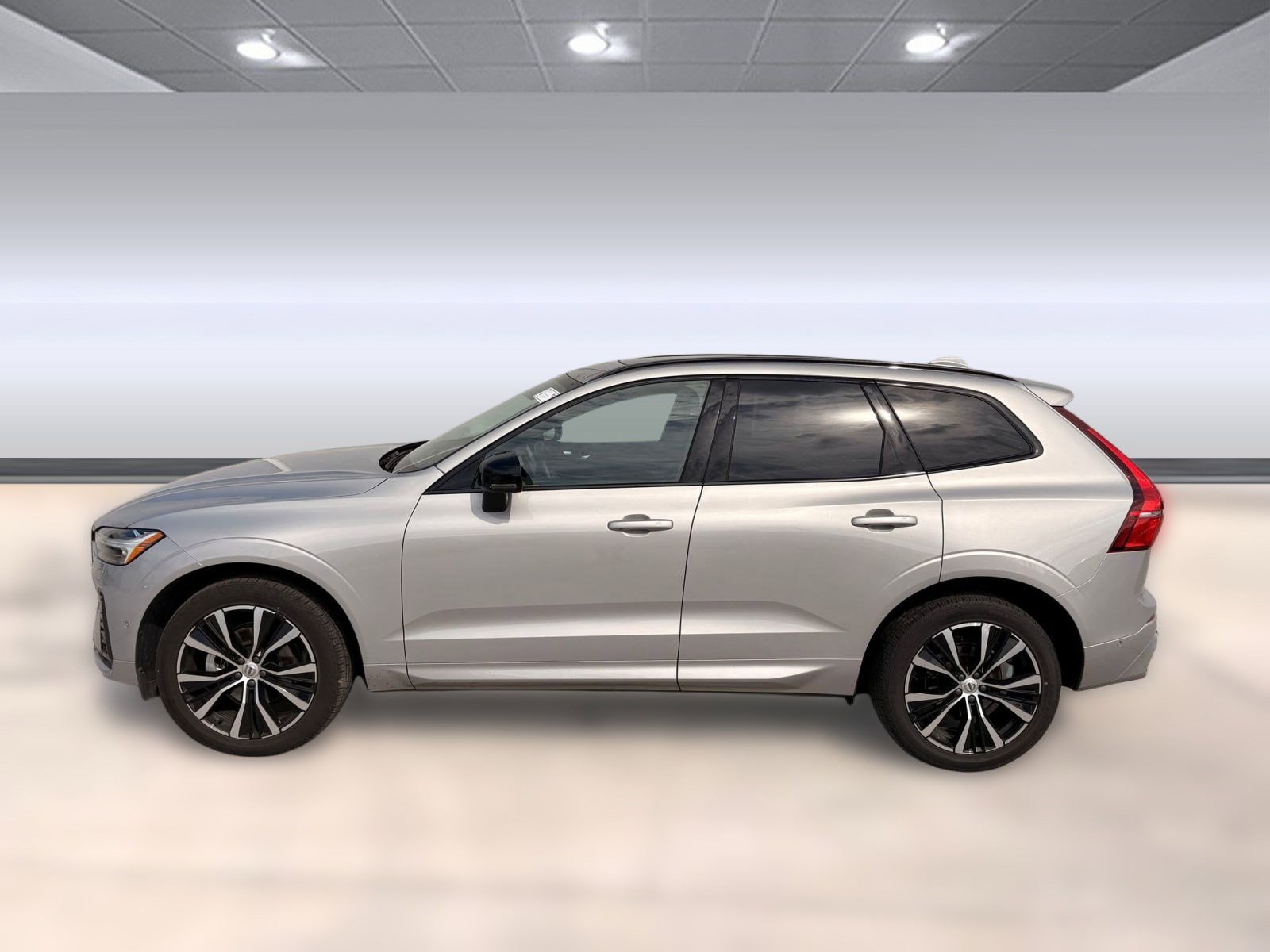 2025 Volvo XC60 Plus photo 2