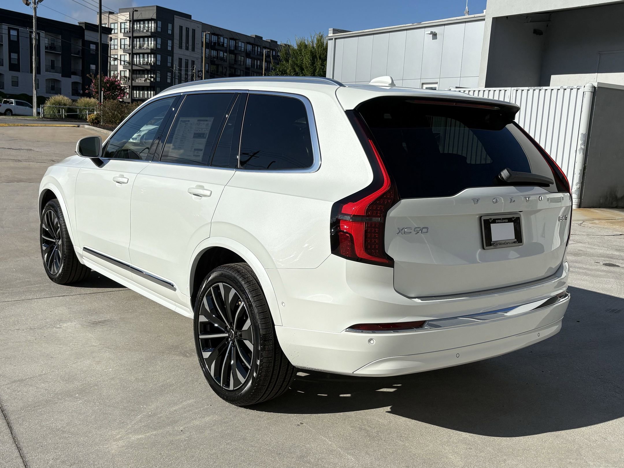 2026 Volvo XC90 Plus photo 2
