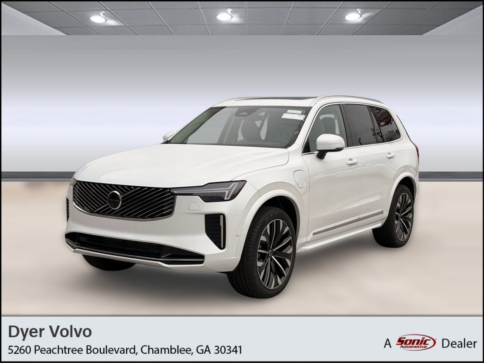 2026 Volvo XC90 T8's photo