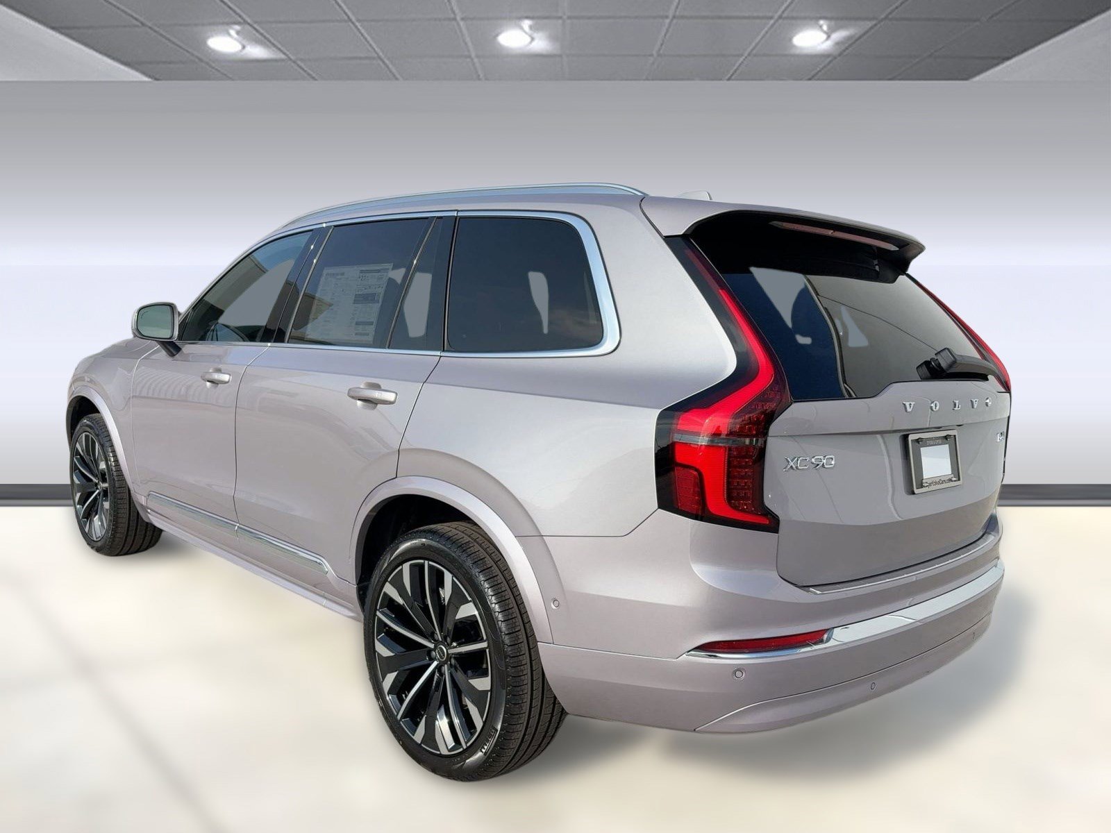 2026 Volvo XC90 Plus photo 3