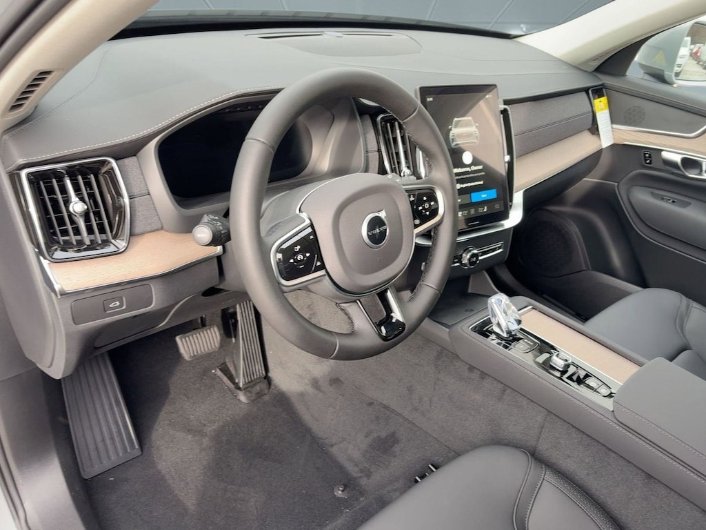 New 2026 Volvo XC90 B5 Core SUV