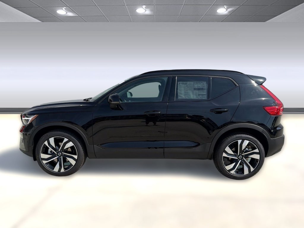 Used 2026 Volvo XC40 B5 Plus SUV