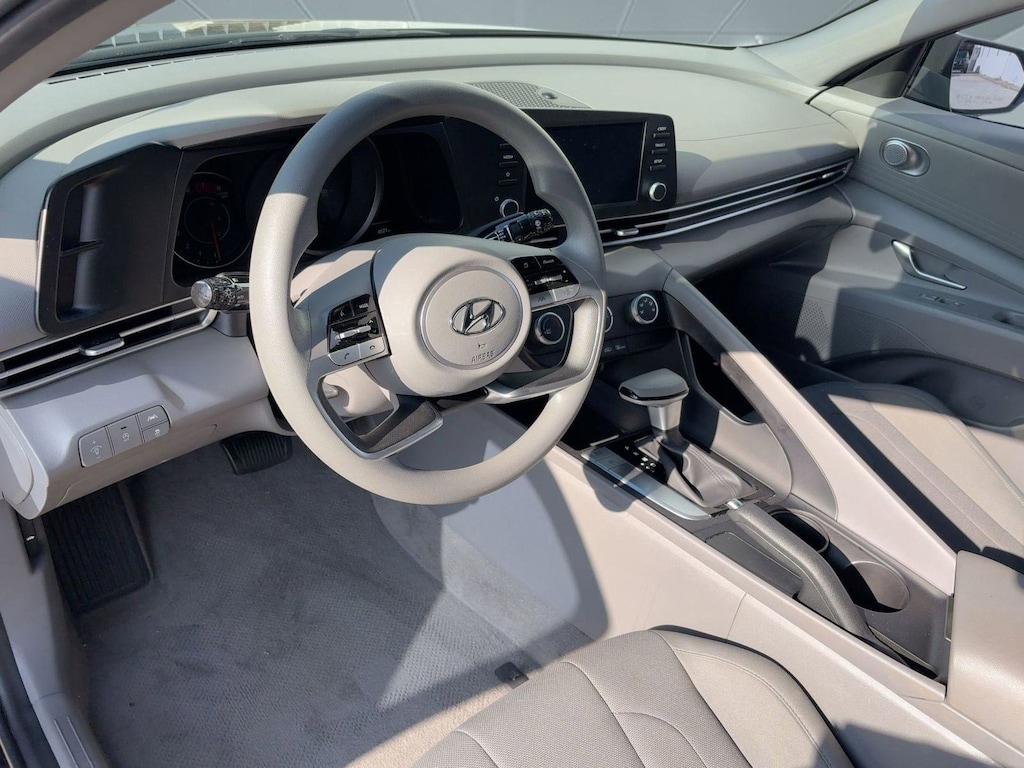 Used 2023 Hyundai Elantra SE Sedan