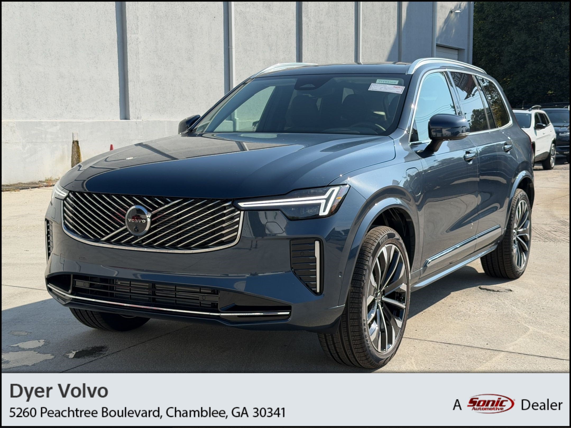 2026 Volvo XC90 plug-in hybrid T8 Plus 7-Seater