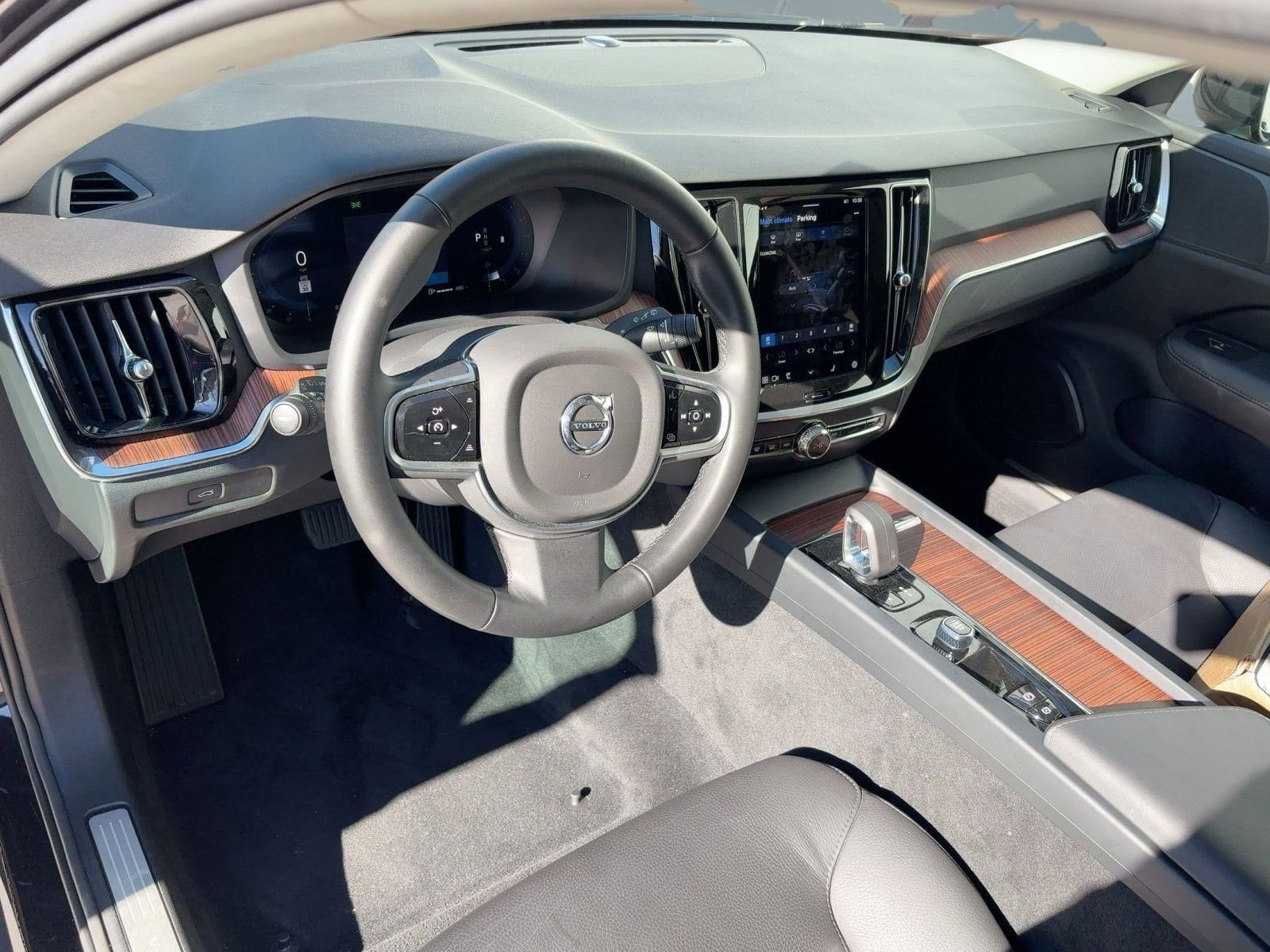 2025 Volvo V60 Cross Country Plus photo 4