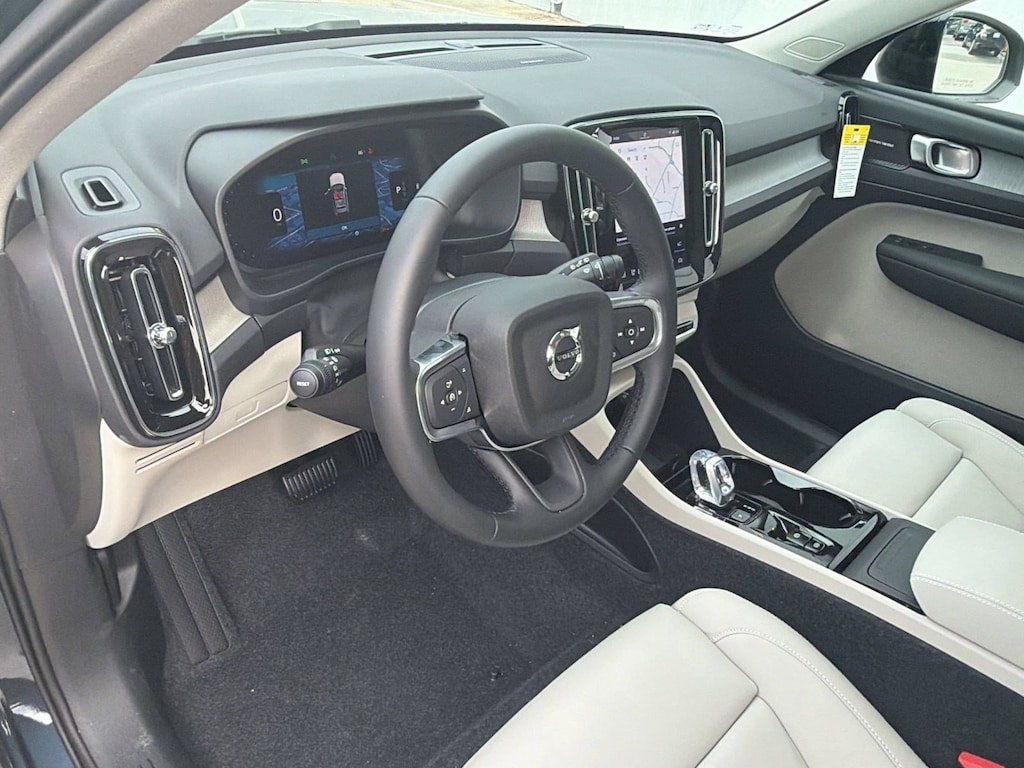 New 2026 Volvo XC40 B5 Ultra SUV