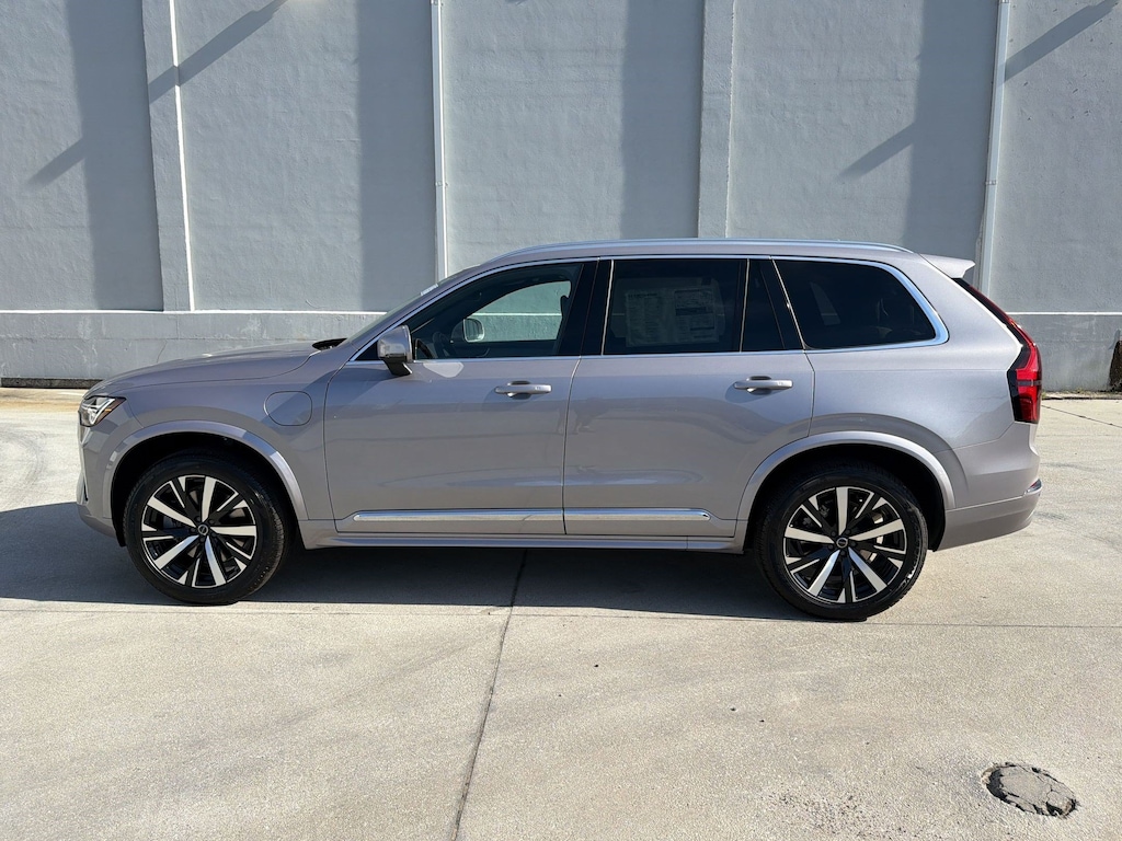 New 2026 Volvo XC90 plug-in hybrid T8 Core SUV