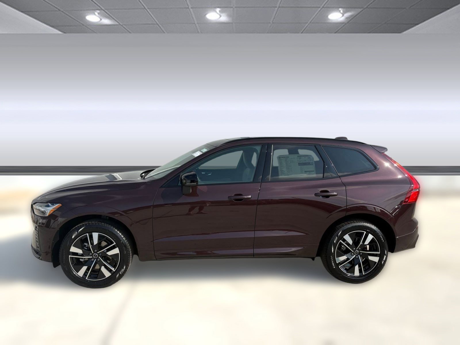 2026 Volvo XC60 B5 Core photo 2