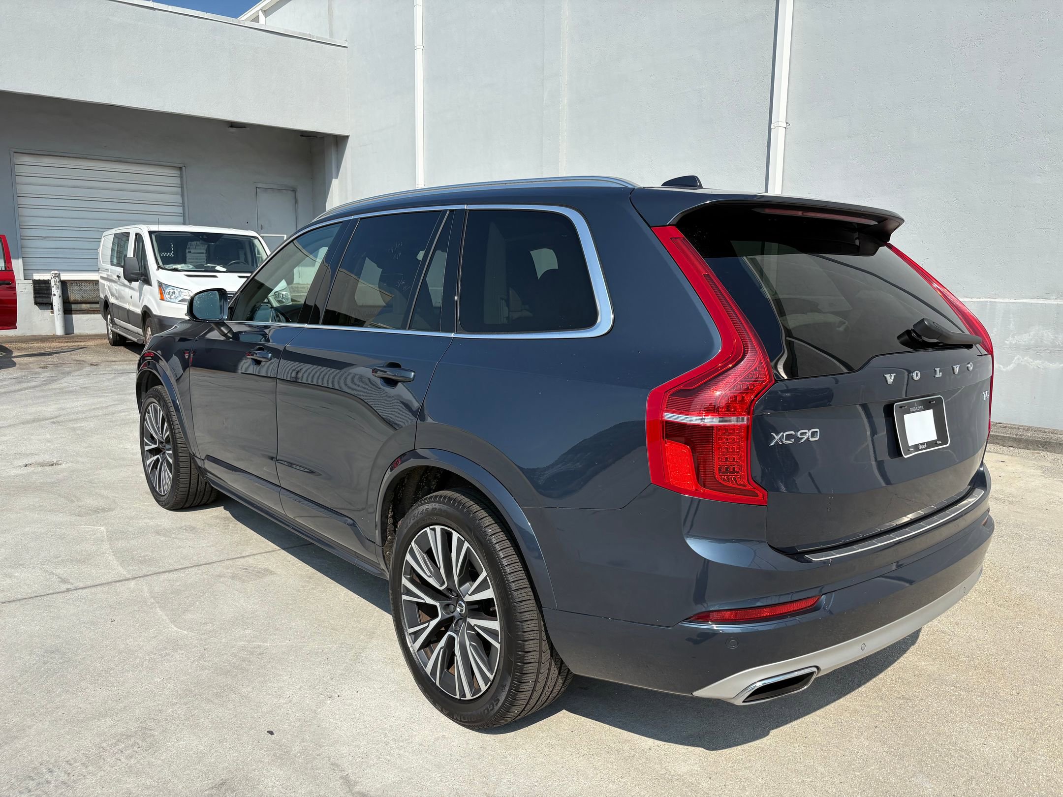 2020 Volvo XC90 Momentum photo 3