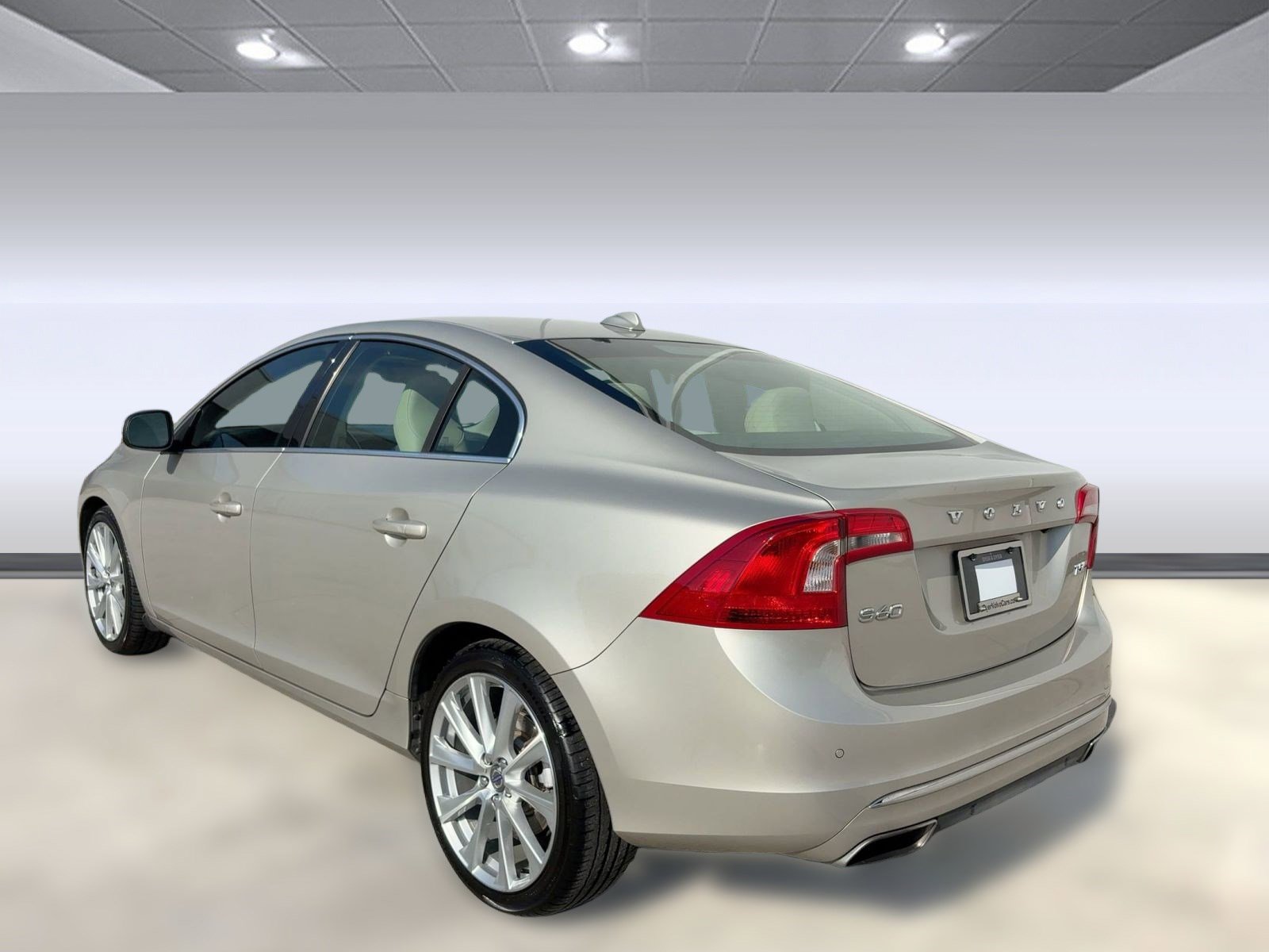 2017 Volvo S60 Inscription Platinum photo 3