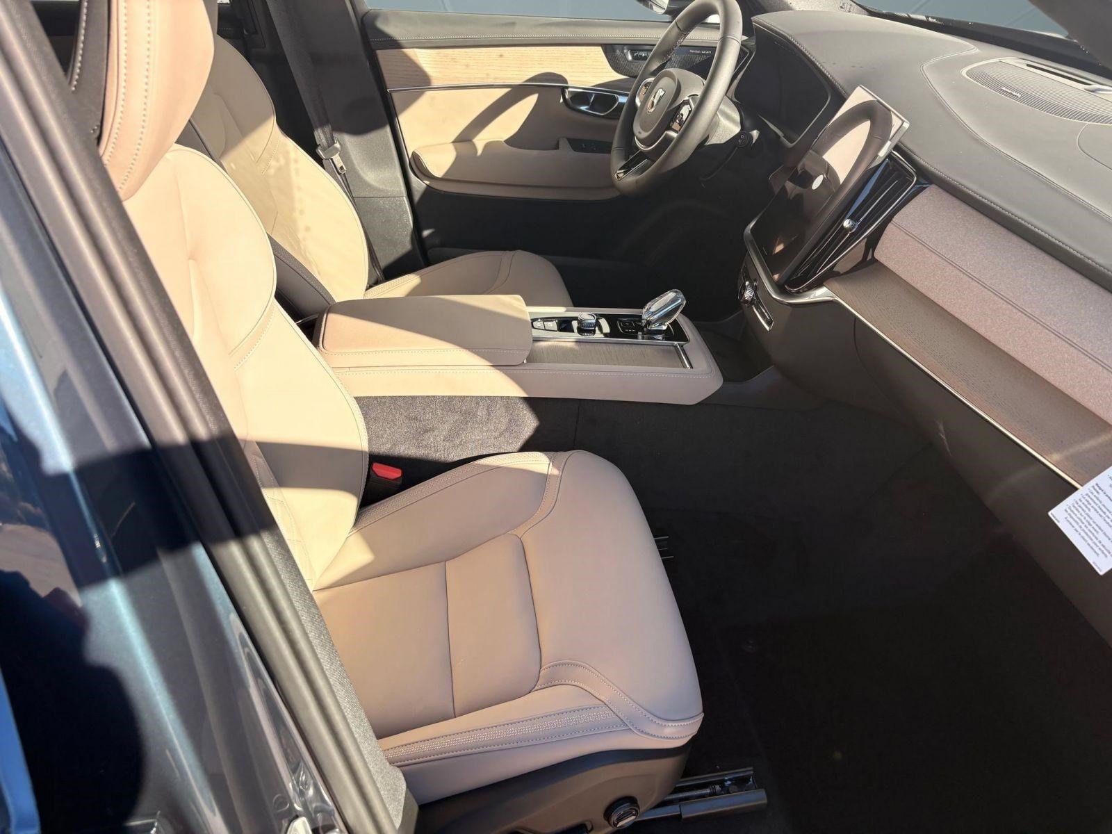 2026 Volvo XC90 Plus - Photo 27