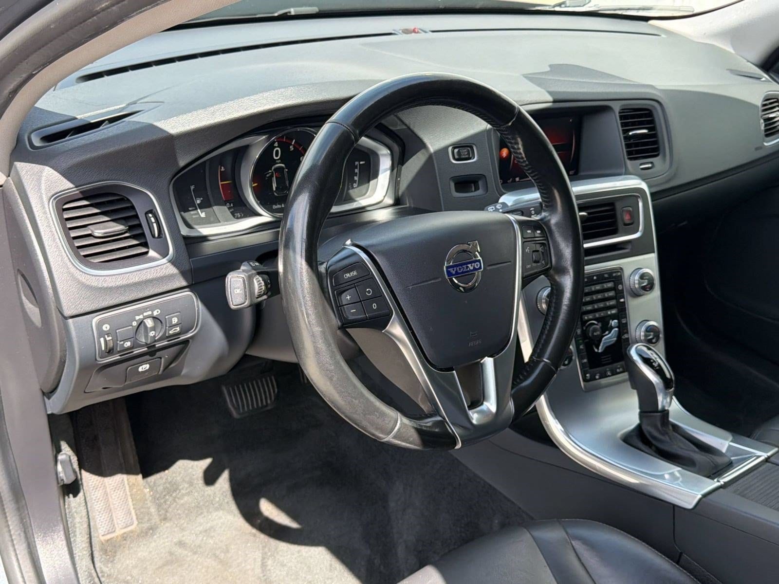 V60 Cross Country T5 AWD Wagon