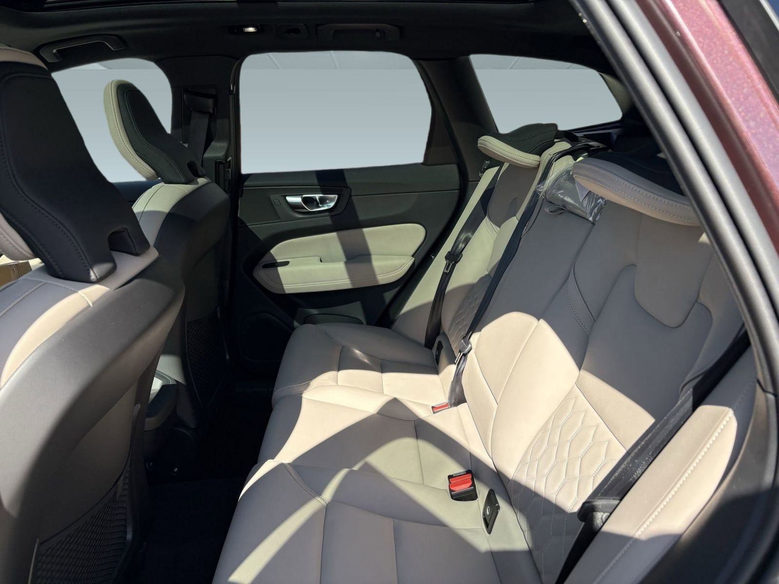 2026 Volvo XC60 Core - Photo 13