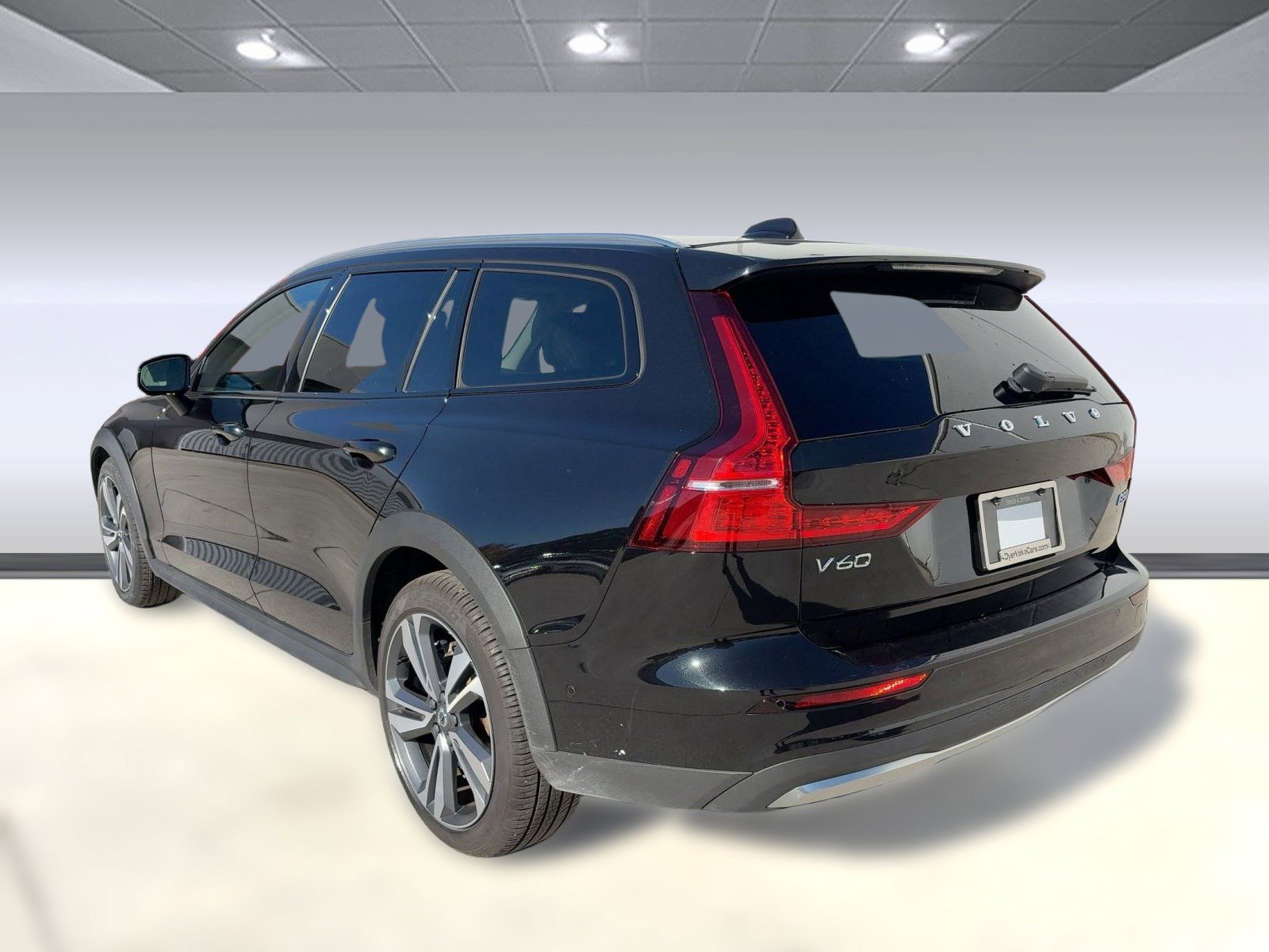 2025 Volvo V60 Cross Country Plus photo 3