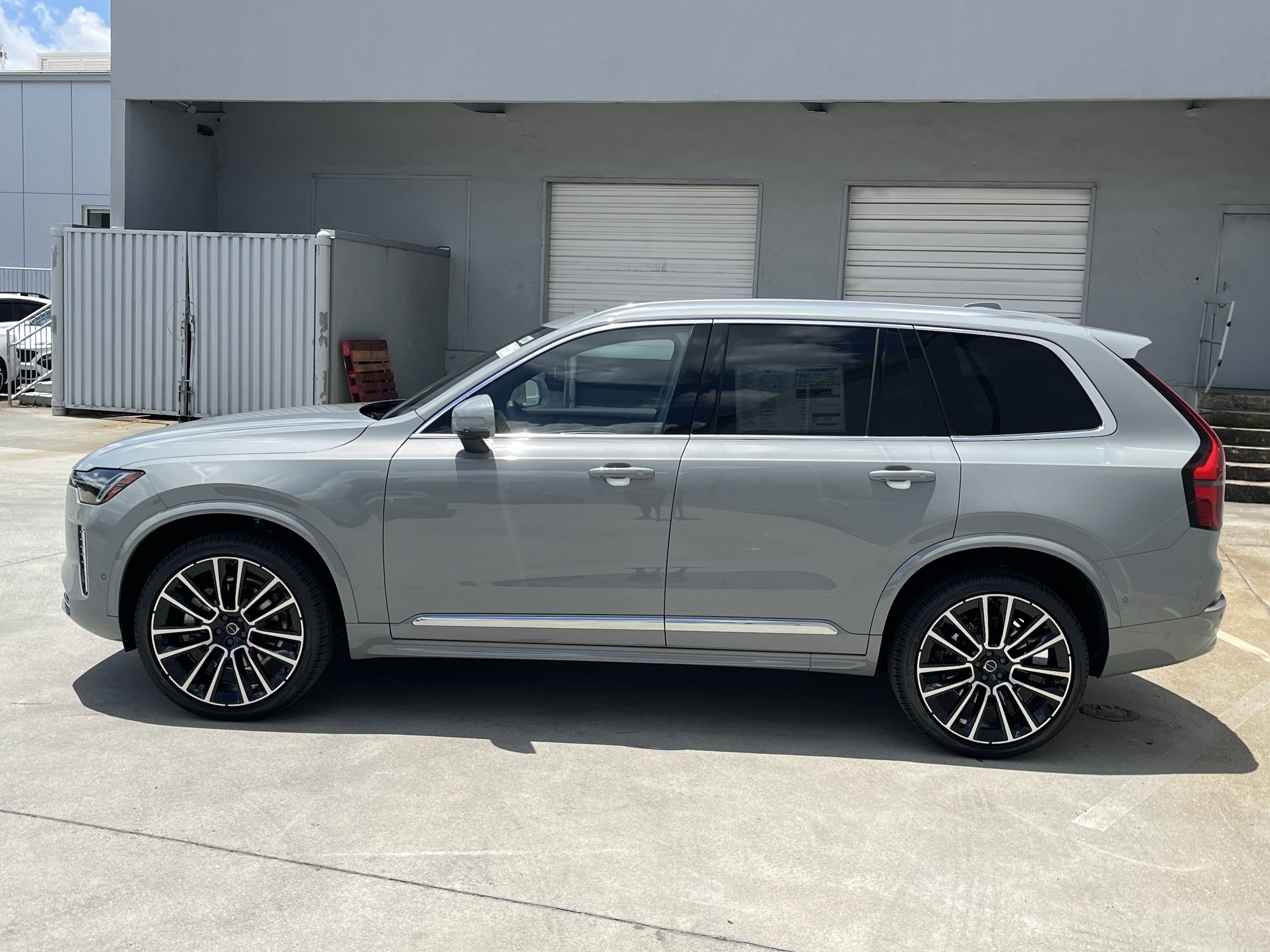 2026 Volvo XC90 Plus photo 3