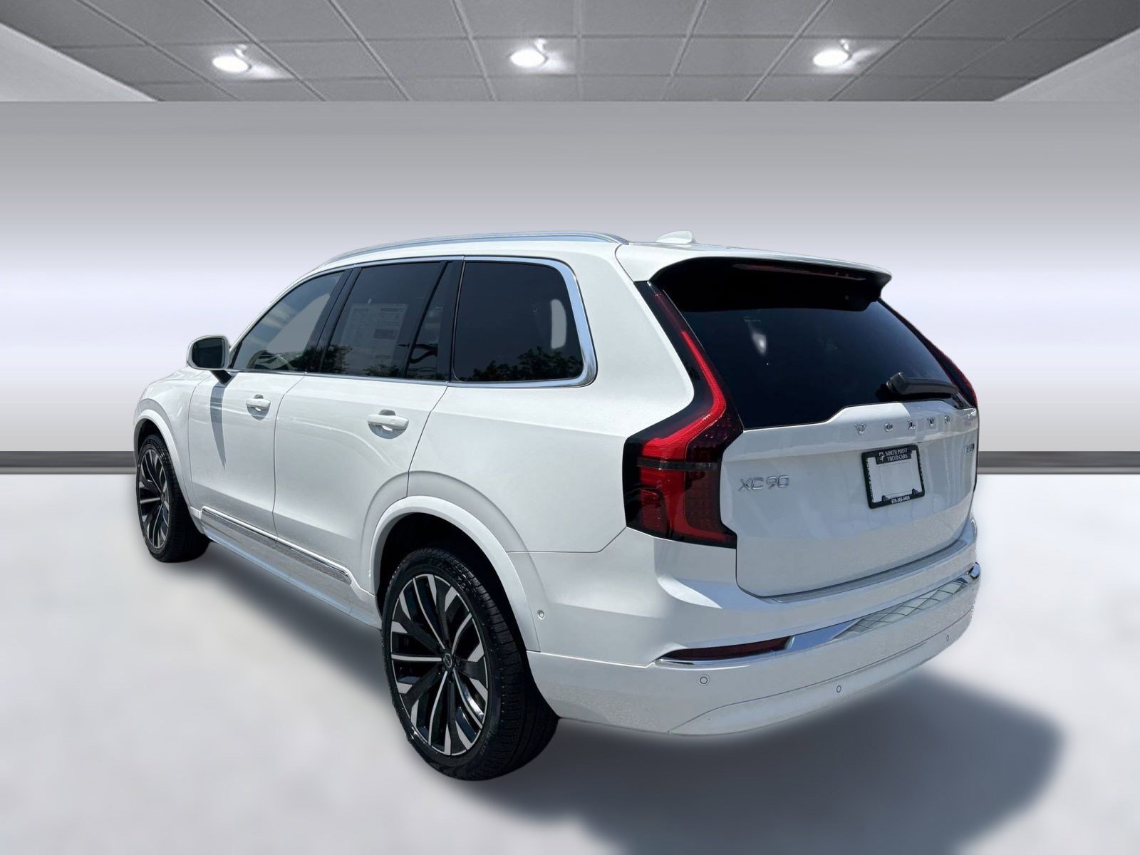 2026 Volvo XC90 Plus photo 3