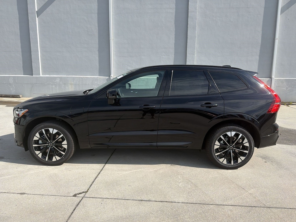 New 2026 Volvo XC60 plug-in hybrid T8 Plus SUV