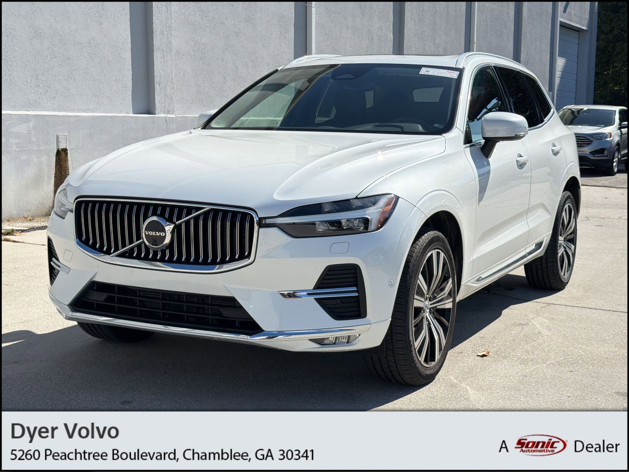 2023 Volvo XC60 B5 Plus Bright Theme FWD's photo