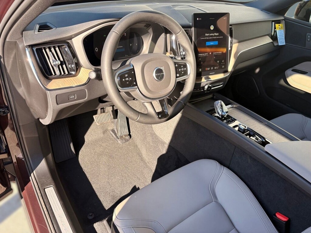 New 2026 Volvo XC60 B5 Core SUV