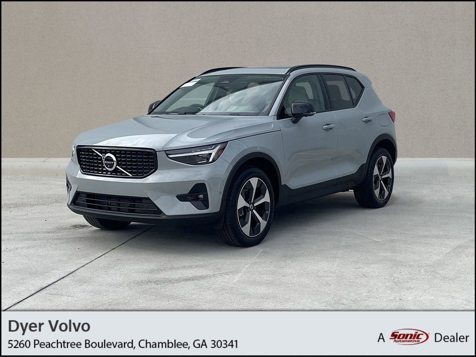 2026 Volvo XC40 Plus's photo