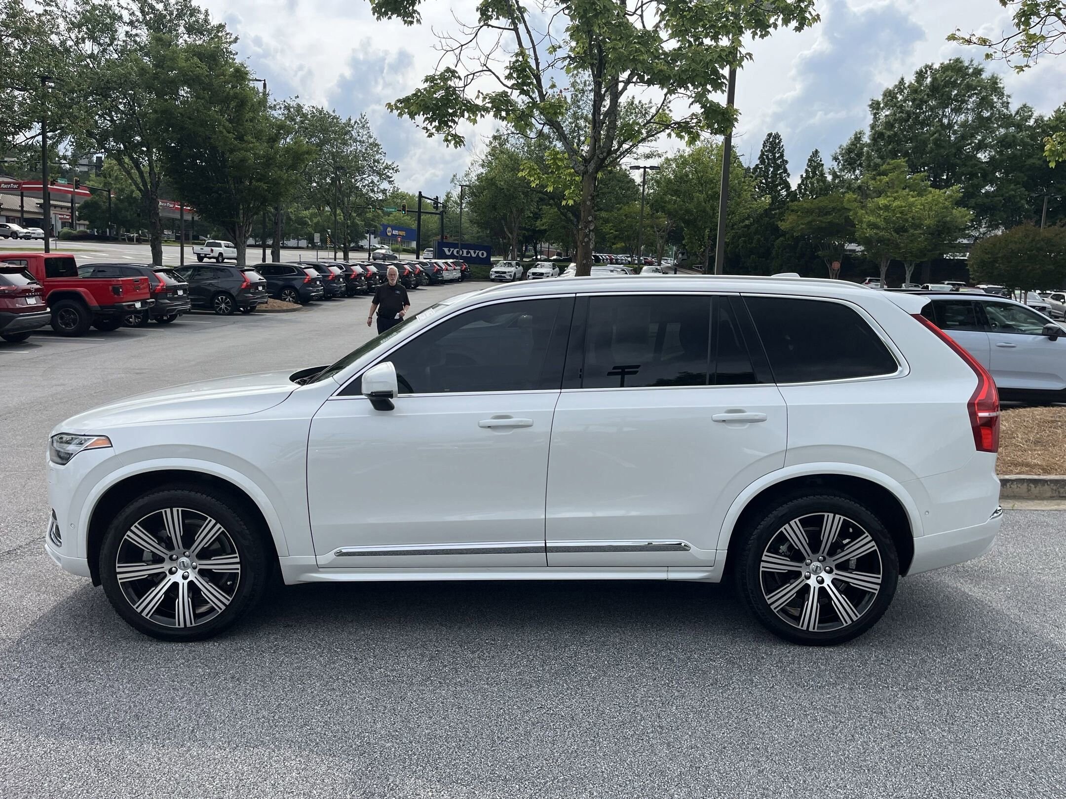 2024 Volvo XC90 AWD Plus photo 3