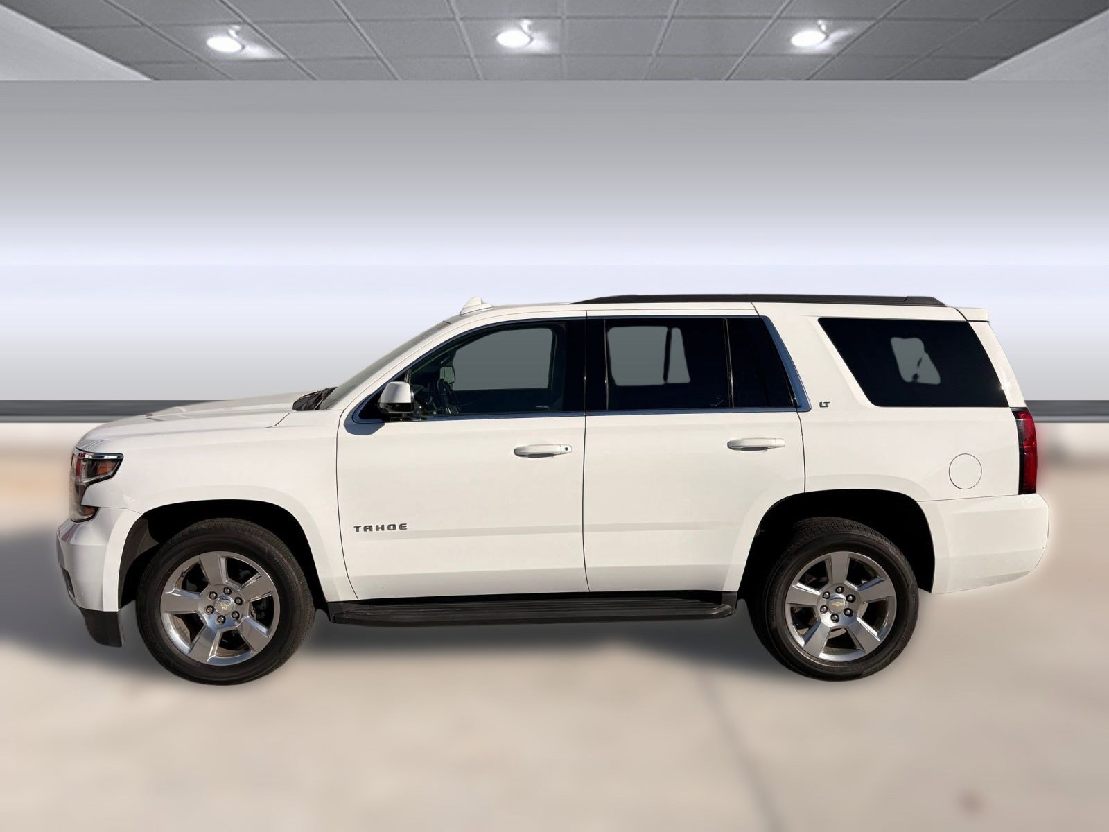 2018 Chevrolet Tahoe LT photo 2