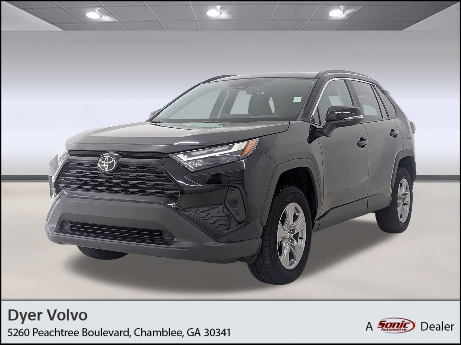 2024 Toyota RAV4 XLE's photo