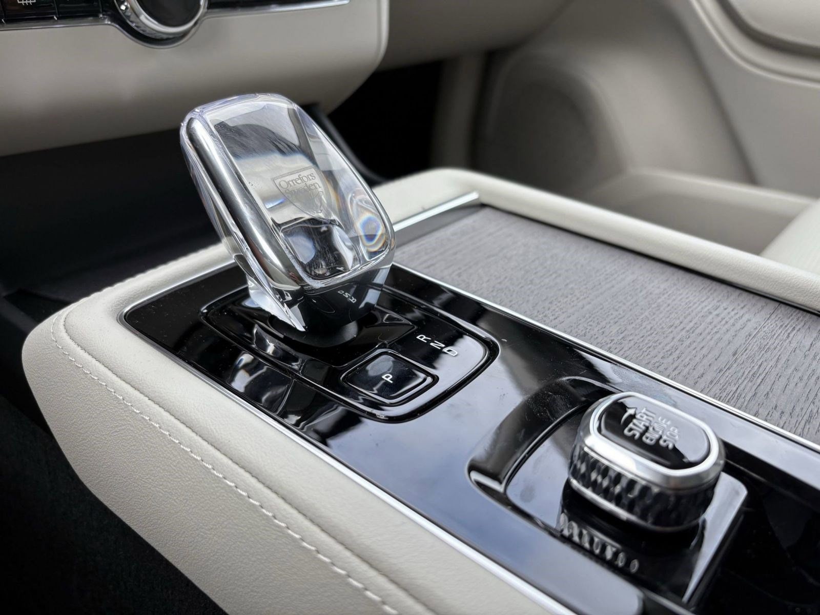 2026 Volvo XC90 Ultra - Photo 16