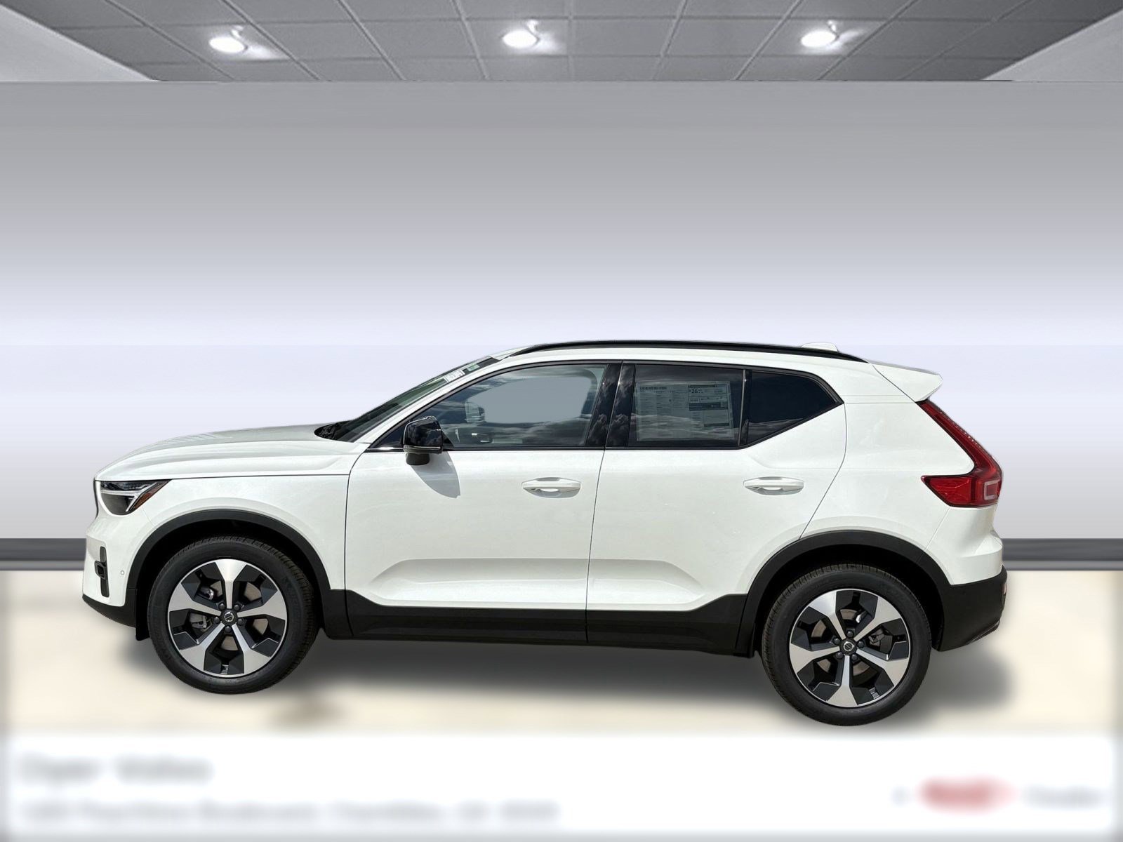 2026 Volvo XC40 Plus photo 2