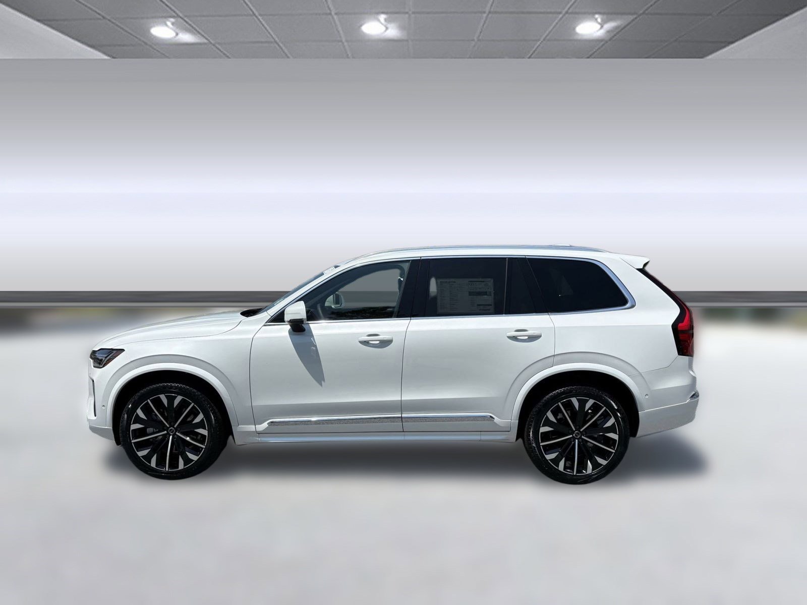 2026 Volvo XC90 Plus photo 2